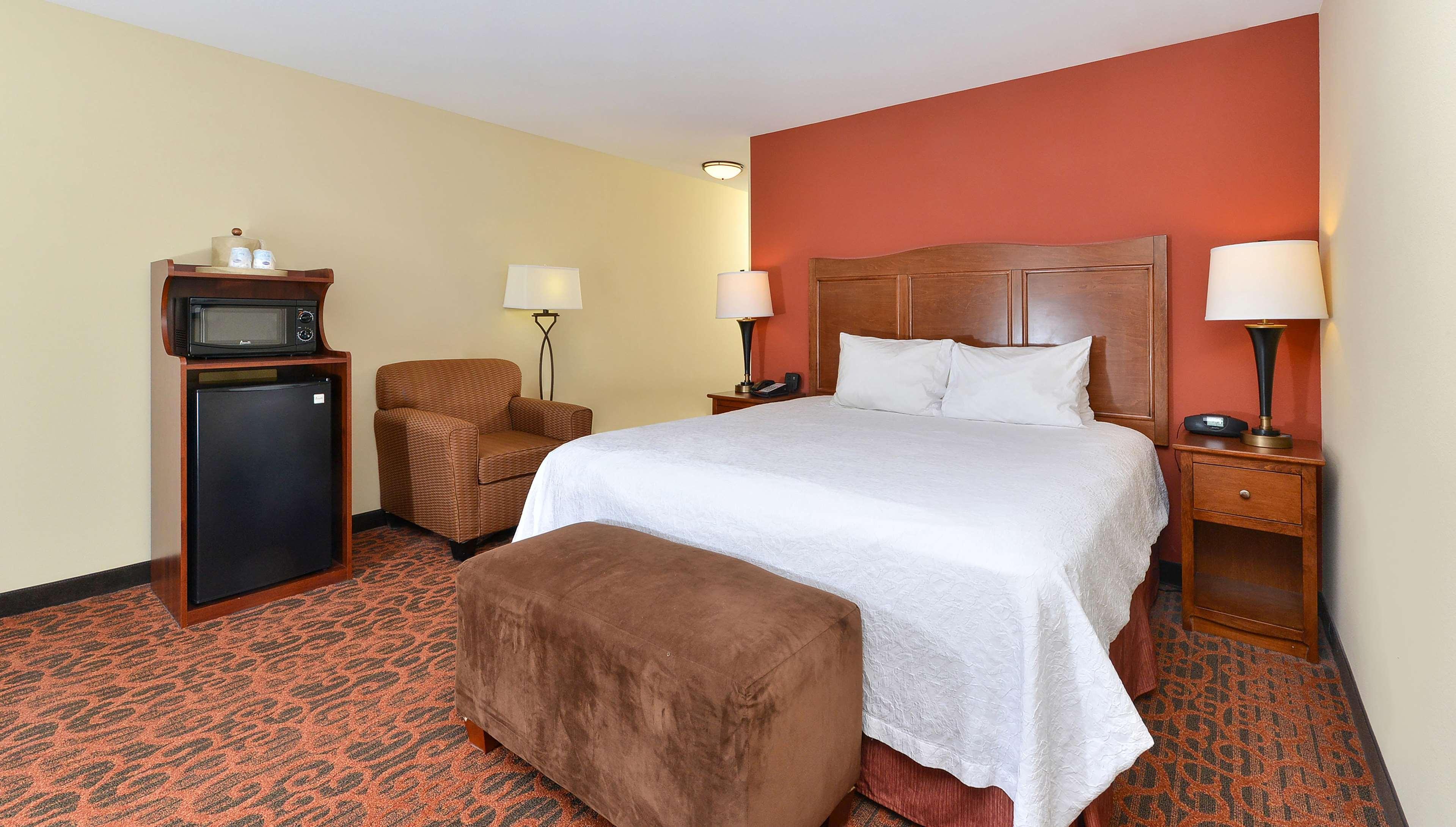 Hampton Inn Muscatine Екстериор снимка