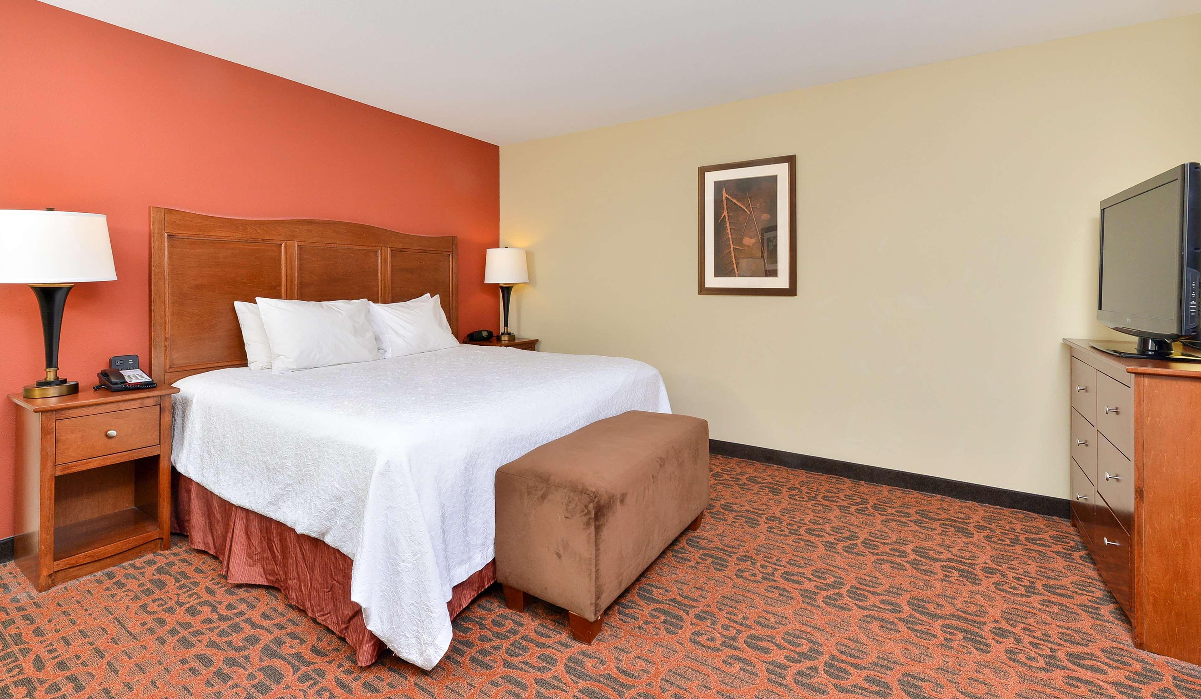 Hampton Inn Muscatine Екстериор снимка
