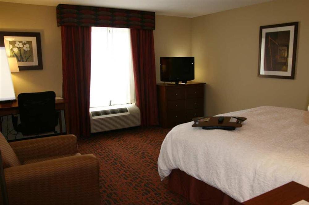 Hampton Inn Muscatine Стая снимка