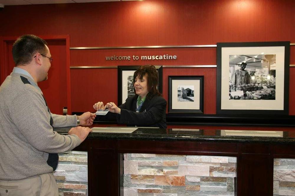 Hampton Inn Muscatine Интериор снимка