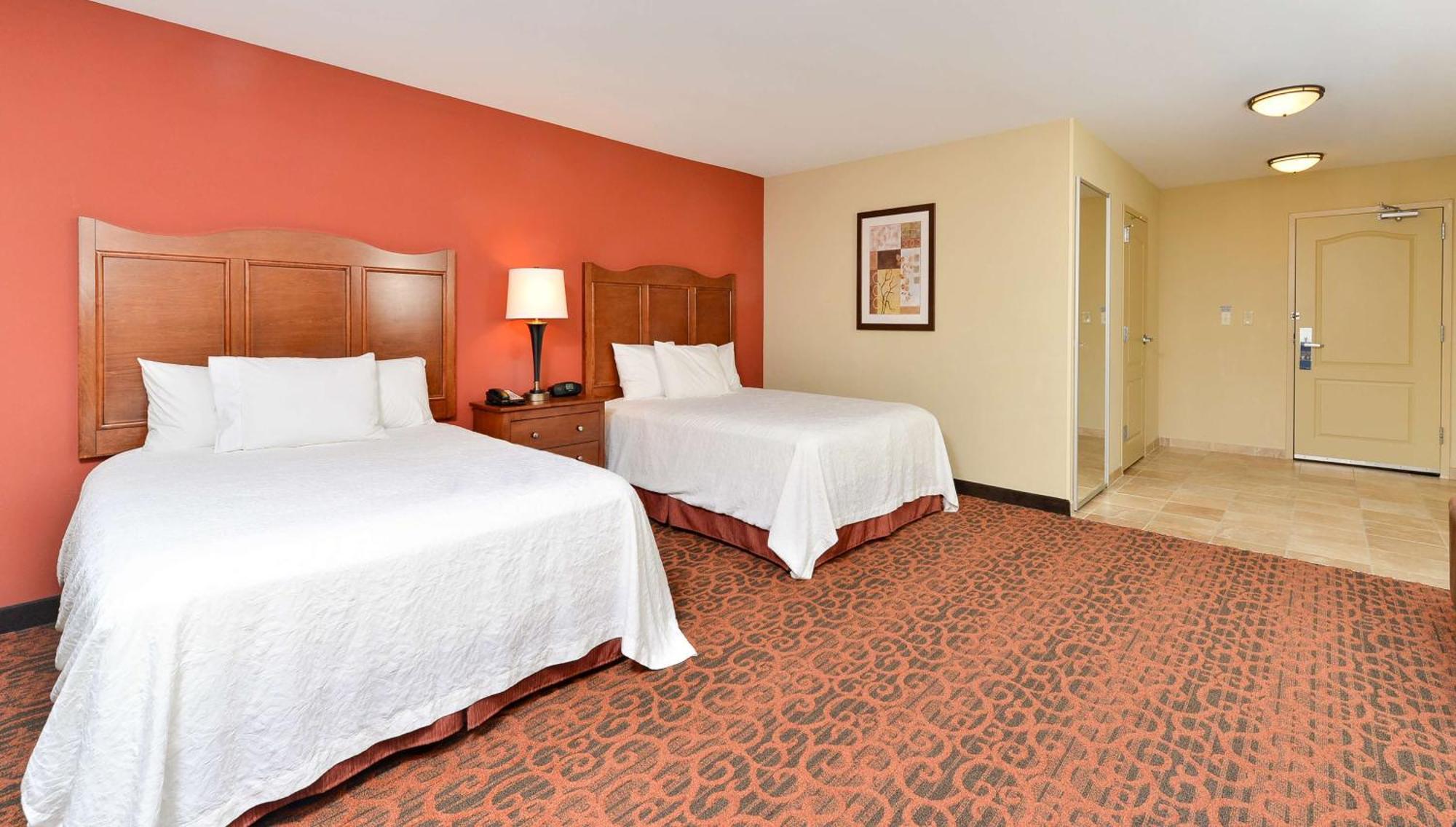 Hampton Inn Muscatine Екстериор снимка