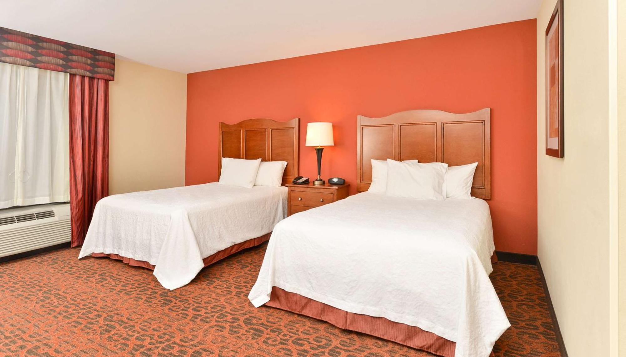 Hampton Inn Muscatine Екстериор снимка
