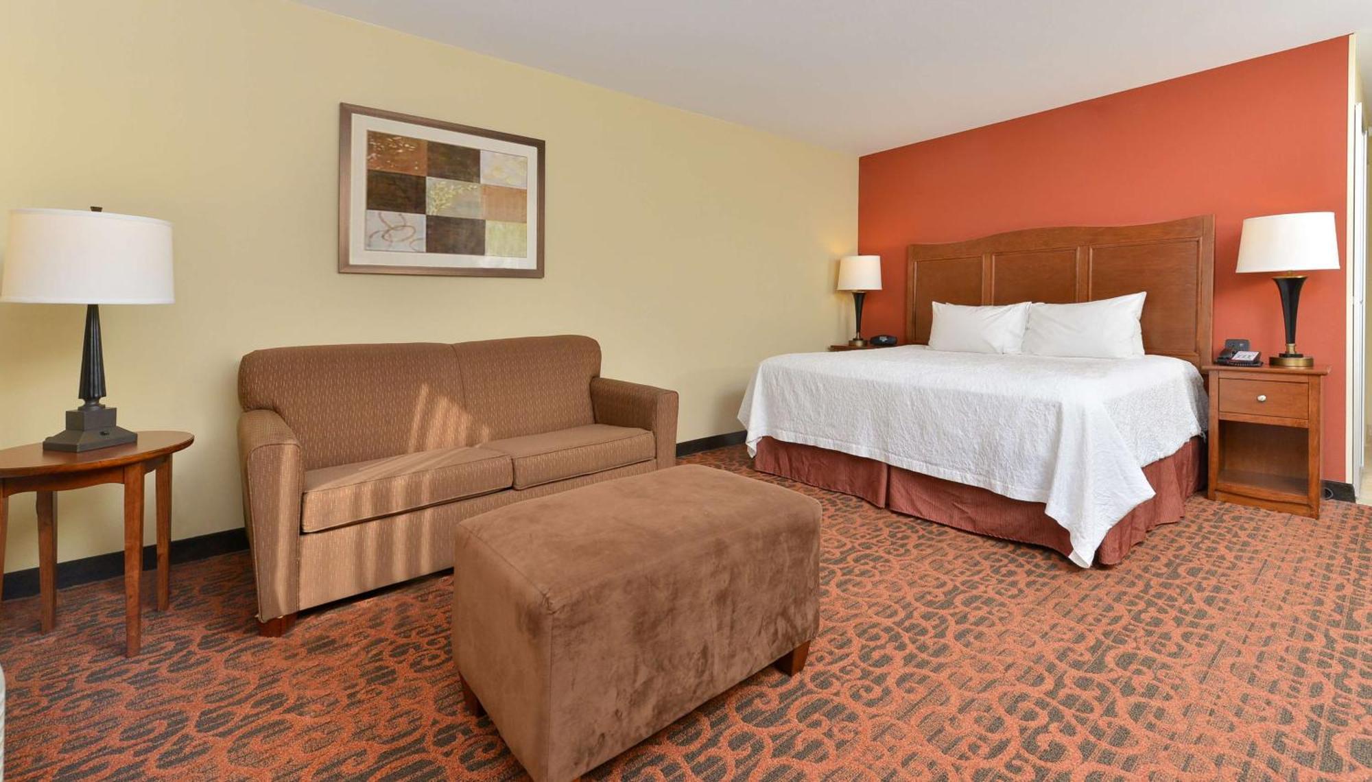 Hampton Inn Muscatine Екстериор снимка