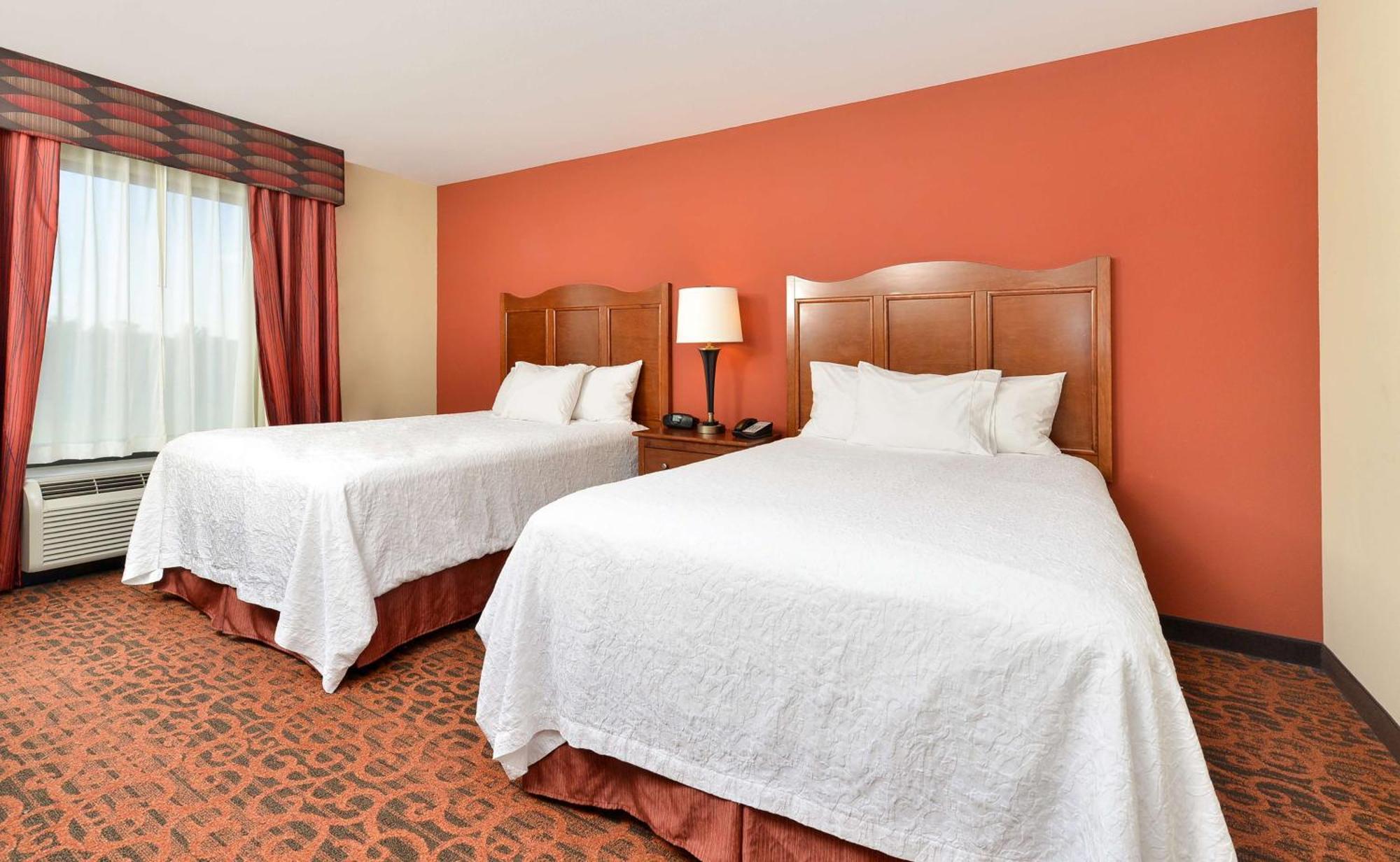 Hampton Inn Muscatine Екстериор снимка