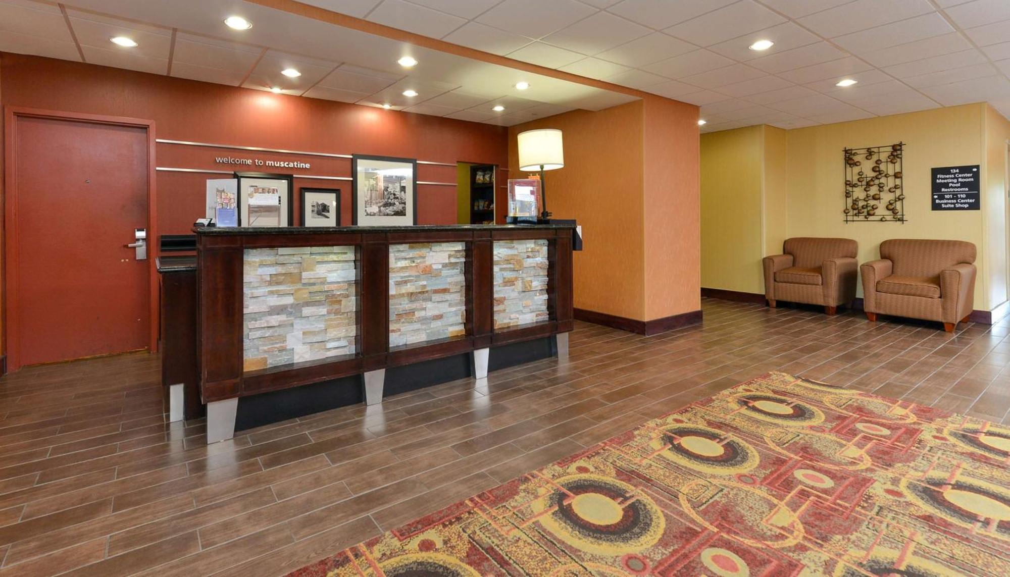 Hampton Inn Muscatine Екстериор снимка