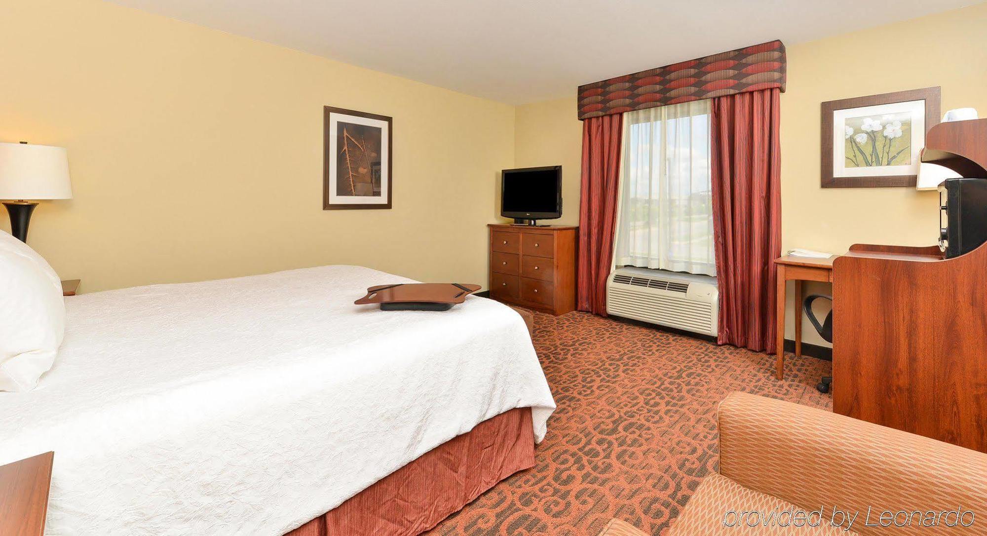 Hampton Inn Muscatine Екстериор снимка