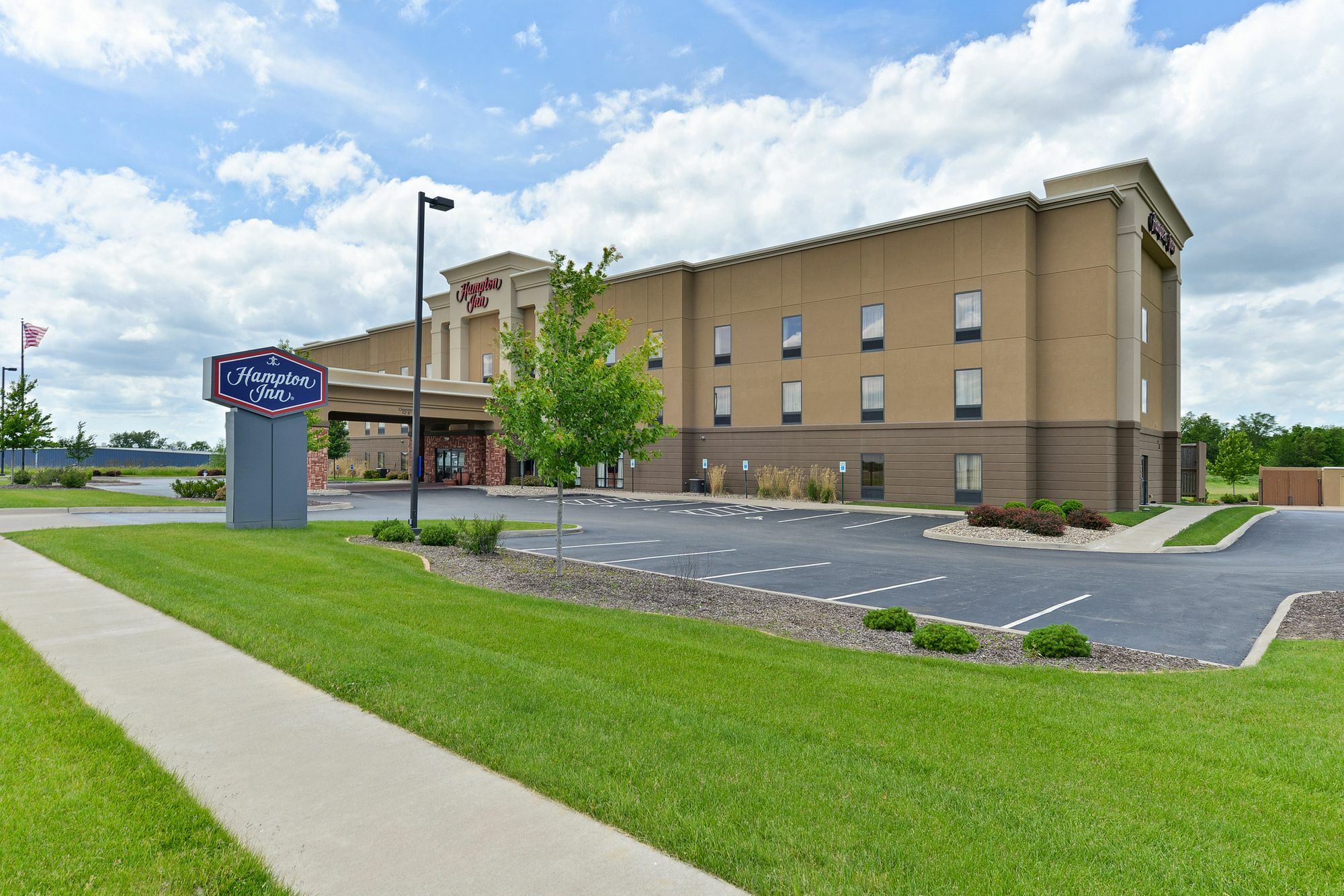 Hampton Inn Muscatine Екстериор снимка